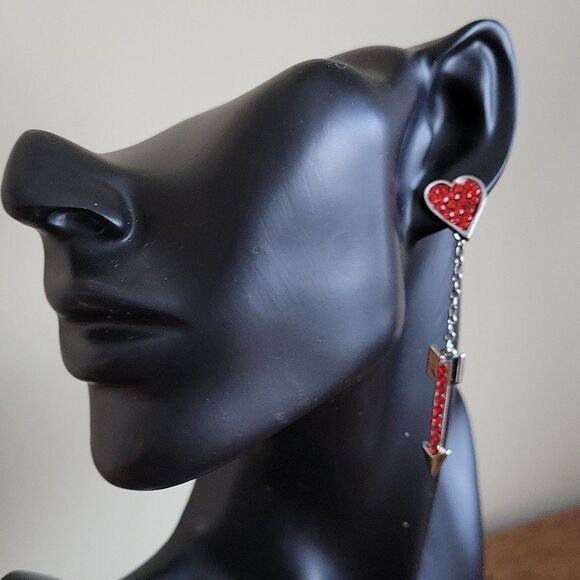 Heart and Arrow Earring Valentines Day Jewelry NWOT - Picture 3 of 3